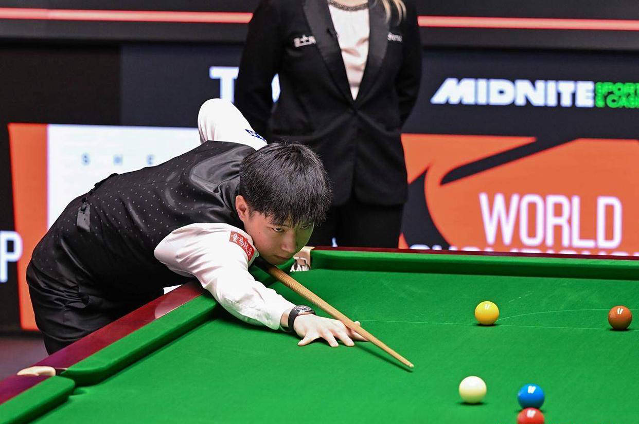 的泳姿和出 的泳姿和出